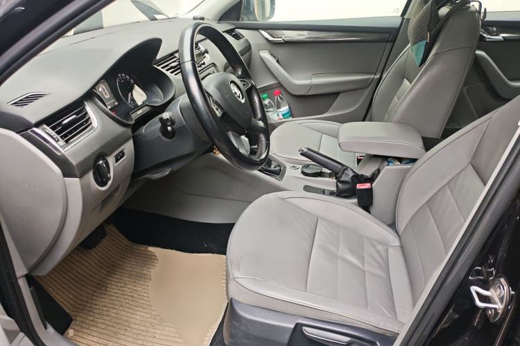 Used Skoda Octavia 2015 1.6L Automatic Yijun Edition
