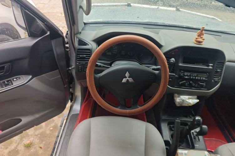 Used Mitsubishi Pajero 2011 V73 3.0L MT GL Steering Wheel