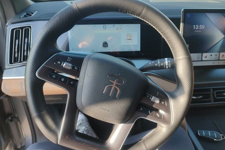 Used BYD Song L DM-i 2024 112 km Leading Edition