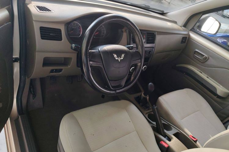 Used Wuling Rongguang V 2018 1.2L Practical Model