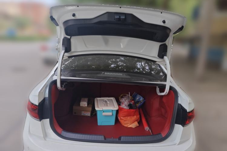 Used Volkswagen Sagitar 2025 Revised 300TSI DSG Excellence Edition Trunk