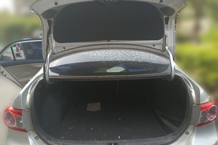 Used Toyota Corolla 2011 1.6L Manual GL Trunk