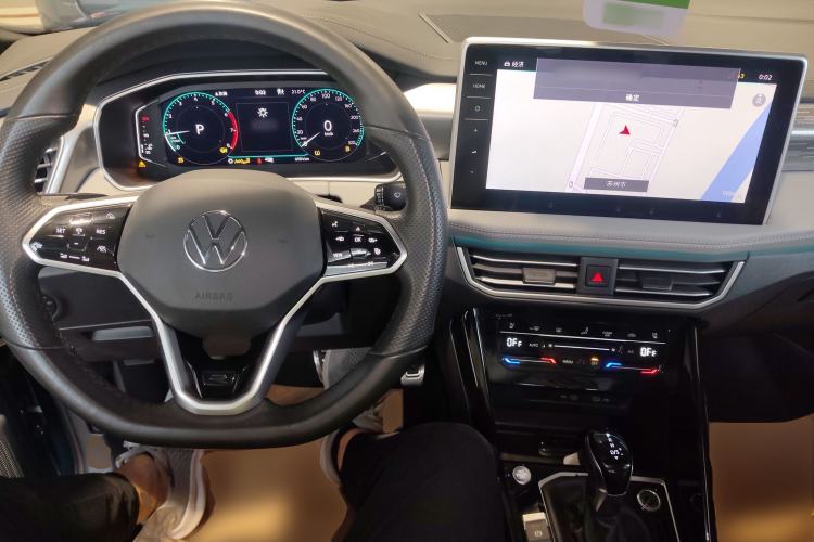 Used Volkswagen Tayron 2023 380TSI Four-Wheel Drive R-Line Pro Smart Edition Center Console