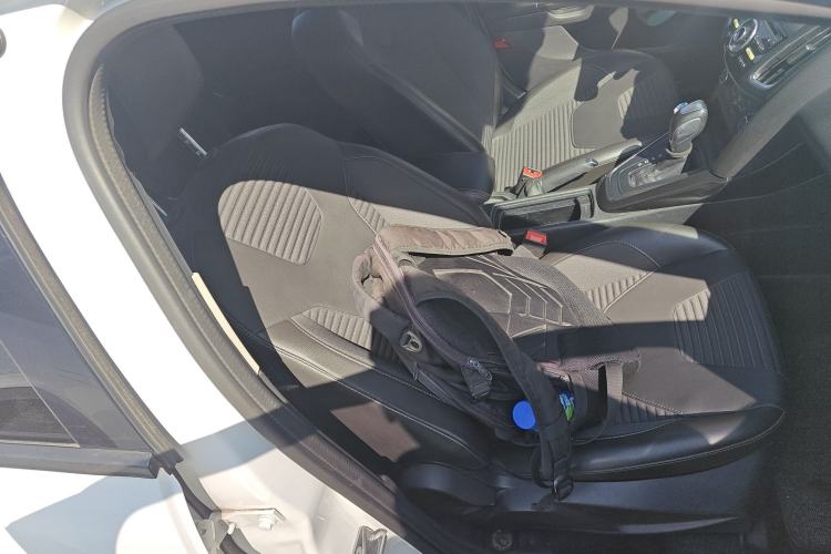 Used Ford Focus 2018 Hatchback Classic 1.6L Automatic Trendy SmartDrive Edition