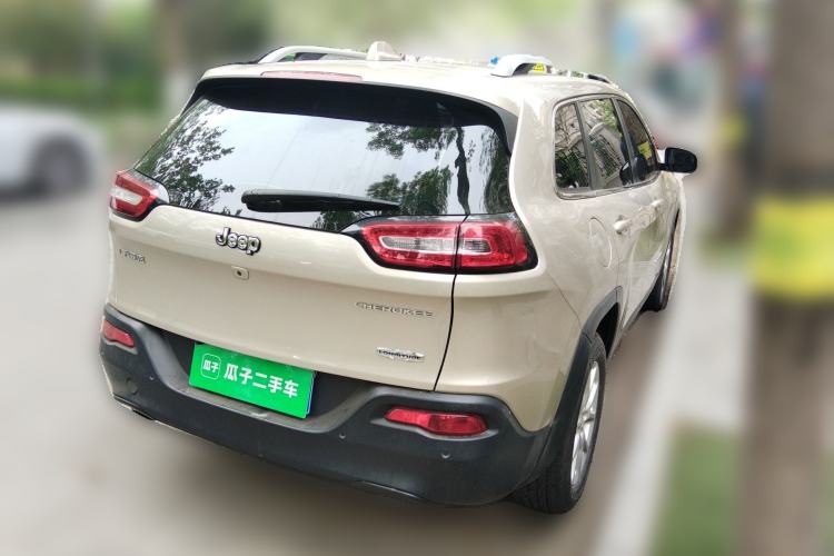 Used Jeep Cherokee 2016 2.0L Superior Edition
