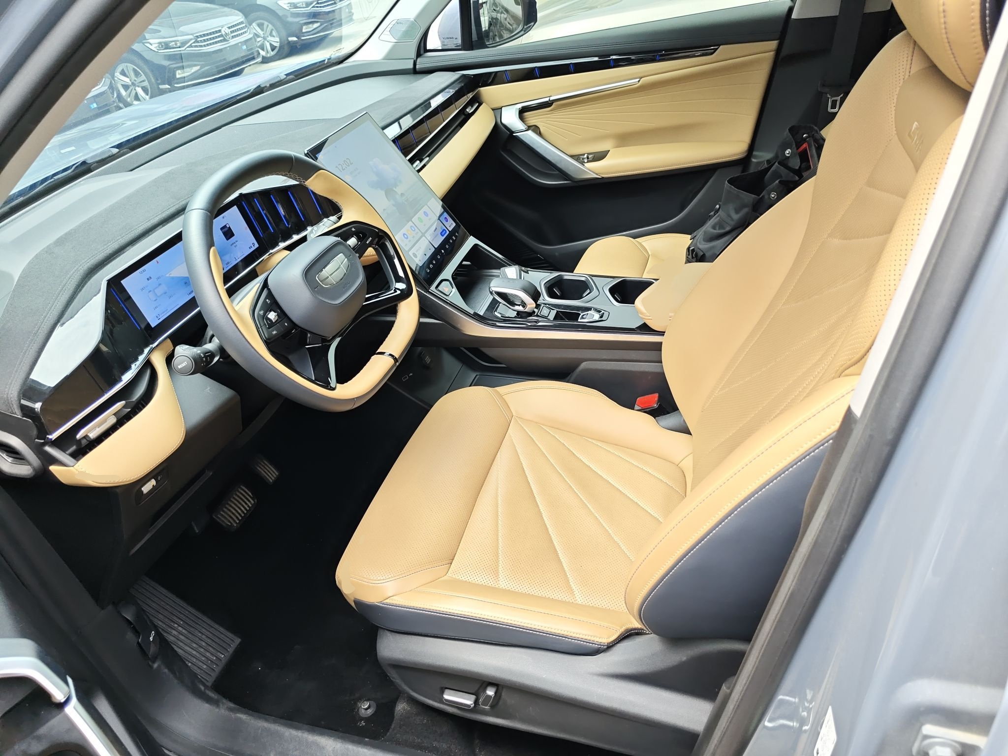 المقاعد الأمامية داخل السيارة