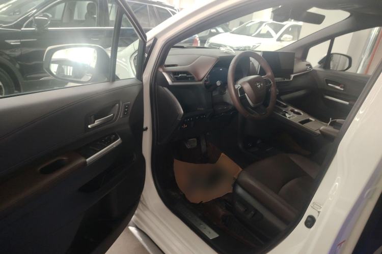 Used Toyota Granvia 2024 2.5L Hybrid Prestige PLUS Four-Wheel Drive Version Driver Seat