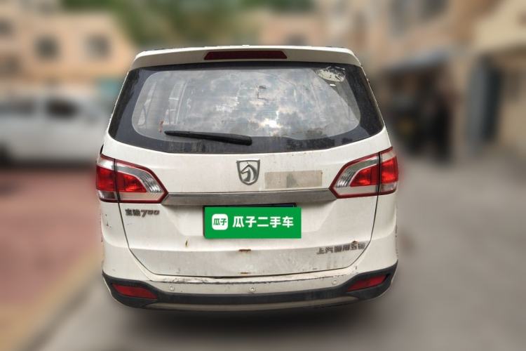 Used Baojun 730 2014 1.5L manual luxury trim 7 seats
