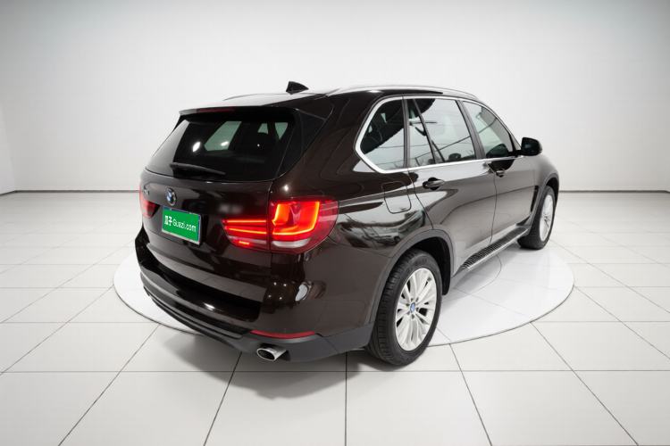 Used BMW X5 2014 xDrive35i Leading Model Rear Right 45 Deg