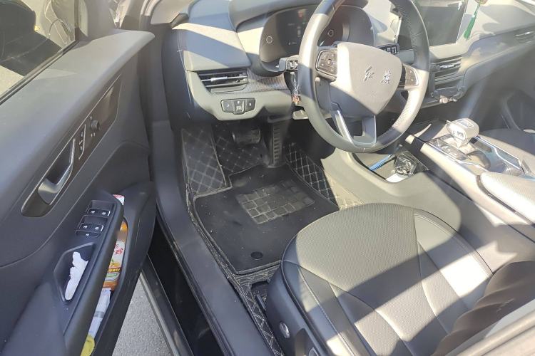 Used Hongqi E-QM5 2022 431 km Charge & Enjoy Edition Left Front Seat