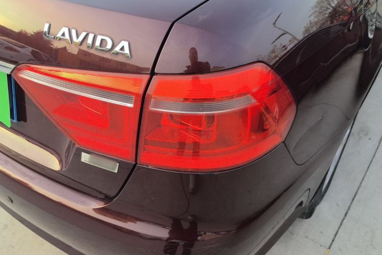 Used Volkswagen Lavida 2013 Revised Classic 1.6L Automatic Fashion Edition