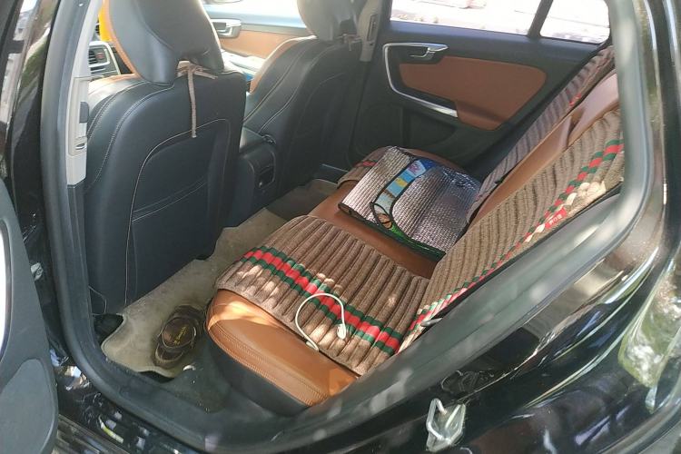 Used Volvo V60 2014 T5 Zhiya Edition
