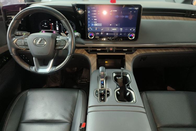 Used Lexus LM 2023 350h Seven-Seat Elegant Edition Center Console