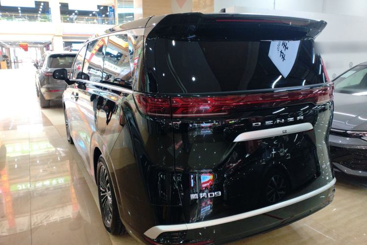 Used Denza D9 2022 DM-i 970 Four-Wheel Drive Flagship Model