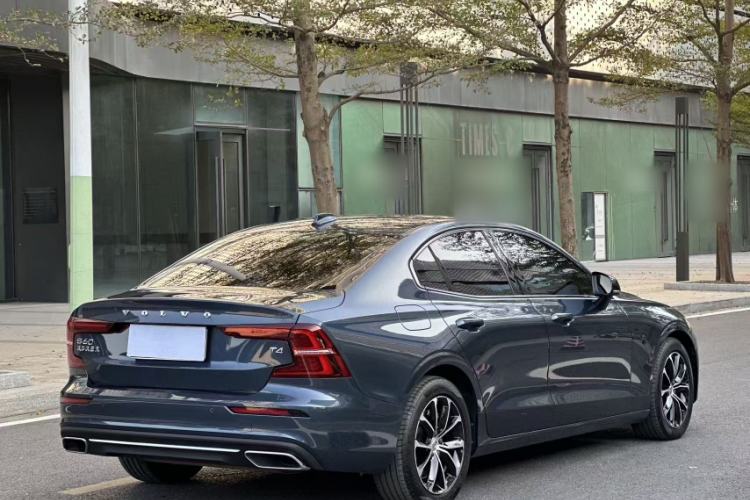 Used Volvo S60 2020 T4 Zhiyi Luxury Edition