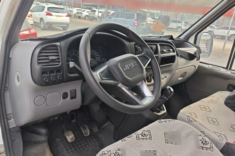 Used JMC Transit 2019 2.8T Commercial Version Short Wheelbase Mid-Roof 3-Seater China VI Standard JX493
