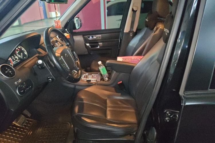 Used Land Rover Discovery 2015 3.0 SDV6 HSE Diesel Version Left Front Seat