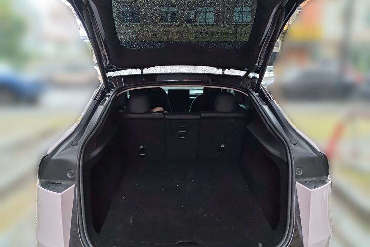 Used Tesla Model Y 2025 Rear-Wheel-Drive Version
