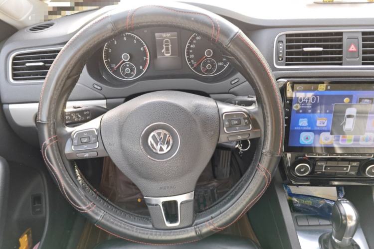 Used Volkswagen Sagitar 2014 1.4TSI Automatic Luxury Model Steering Wheel