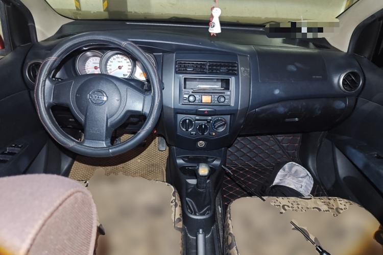 Used Nissan Livina 2010 Jingyue Edition 1.6L Manual All-Around Model