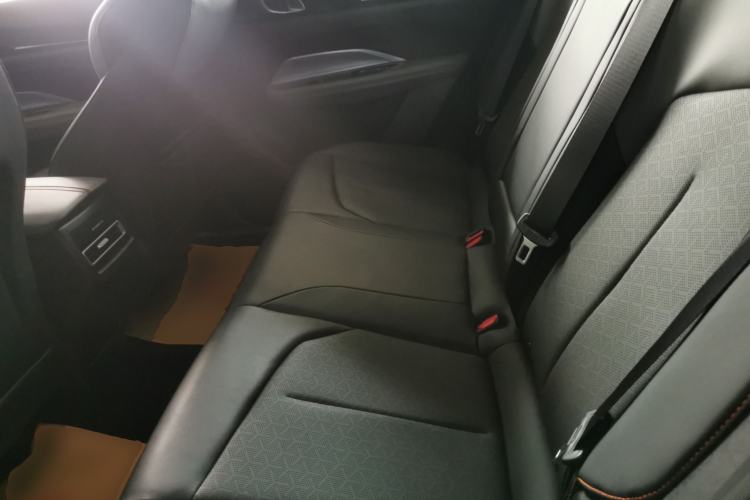 Used Oshan Z6 New Energy 2023 ZhiDian iDD 150KM Flagship PLUS Smart Parking Edition
