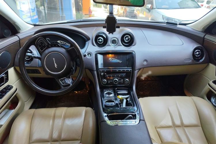 Used Jaguar XJ 2014 XJL 2.0T Two-Wheel-Drive Elegant Business Edition
