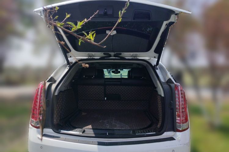 Used Cadillac SRX 2015 3.0L Elite Model Trunk