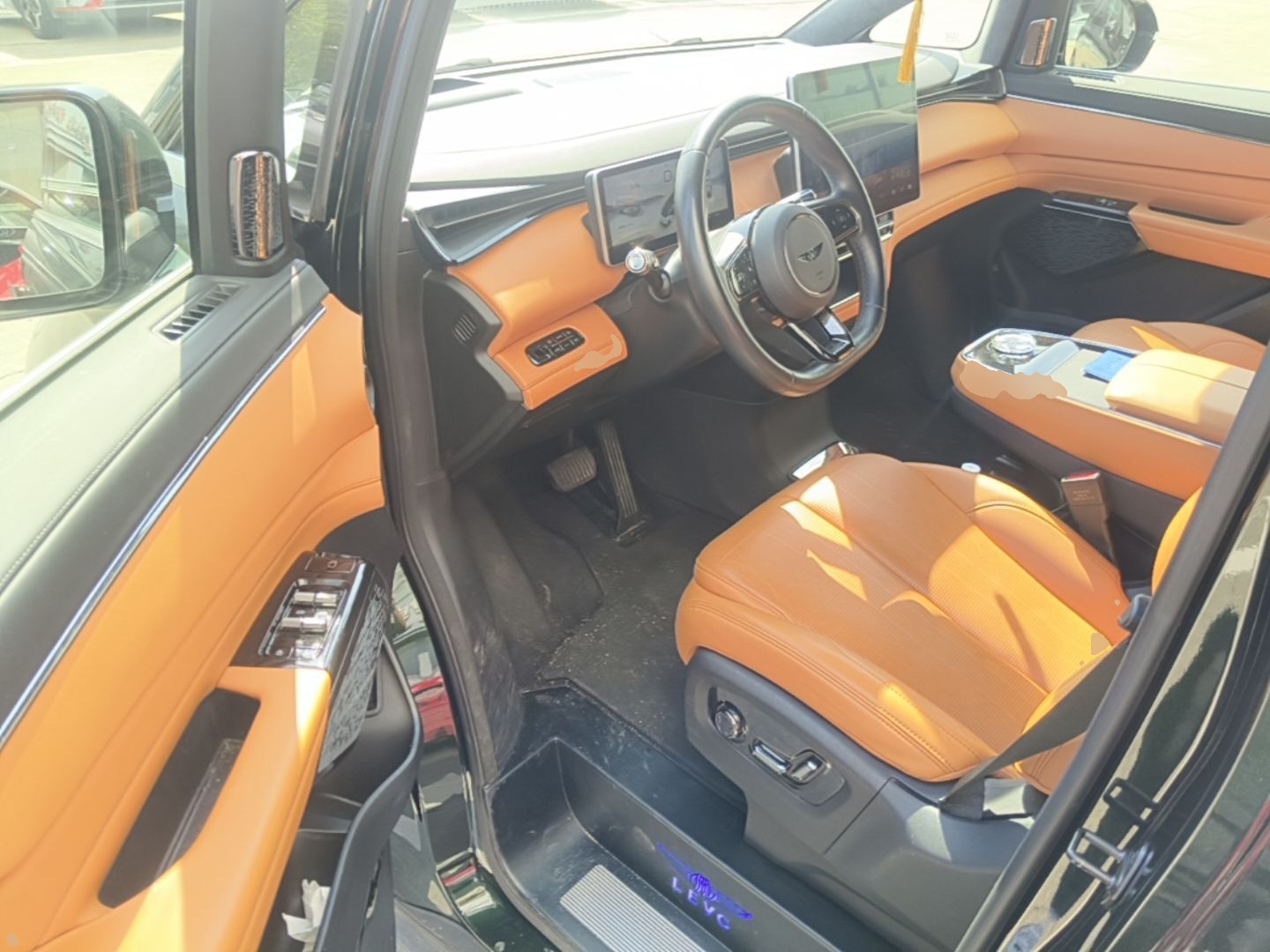 Geely Galaxy LEVC L380 2024 140-Degree 6-Seater All-Wheel-Drive Ultra — снимка 18