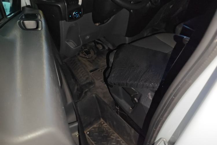 Used Ford Transit 2019 2.0T Diesel Multi-Purpose Commercial Vehicle Mid-Drive Mid-Roof 6-Seater China VI Standard
