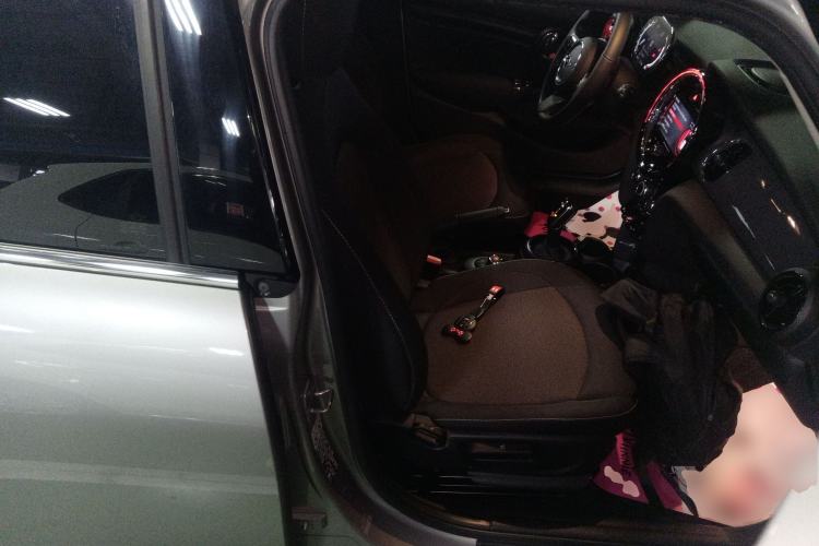 Used MINI 2023 1.5T ONE Five-Door Edition Right Front Seat