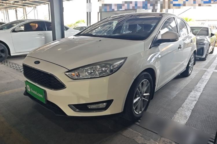 Used Ford Focus 2015 Hatchback 1.6L Automatic Fashion Edition Guazi used car, China used car export, Used car for sale, Used cars, Cheapest cars for sale