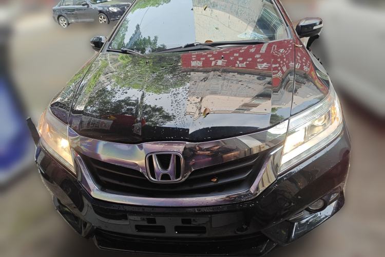 Used Honda Crider 2015 1.8L automatic luxury edition
