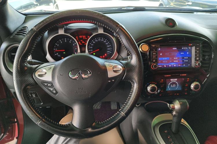 Used Infiniti ESQ 2014 1.6L Spontaneous Edition