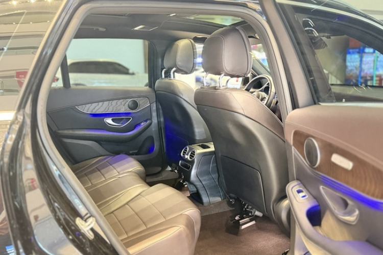 Used Mercedes-Benz GLC 2020 GLC 300 L 4MATIC Dynamic Edition Interior 4