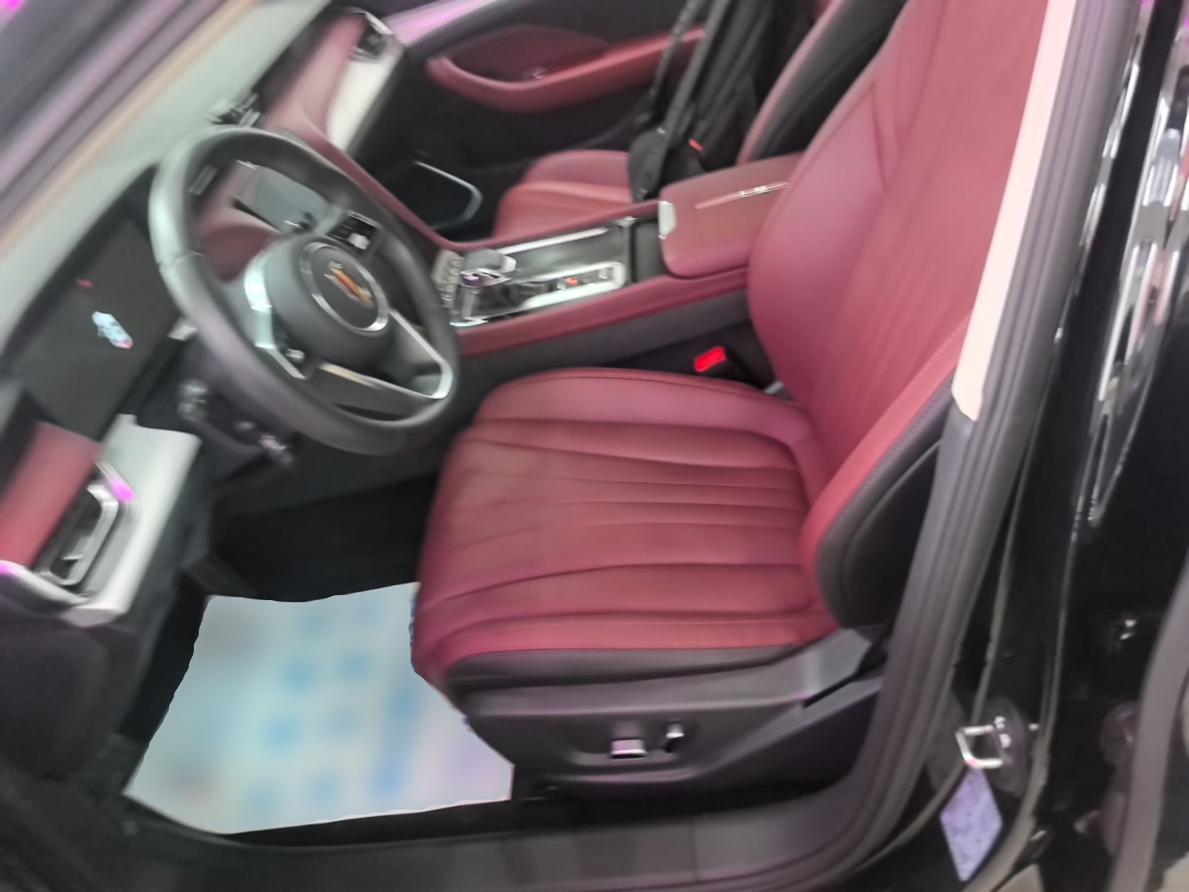 Hongqi H5 2025 2.0T Automatic Flag Edition – 500 000 Units Commemorative Version — снимка 17