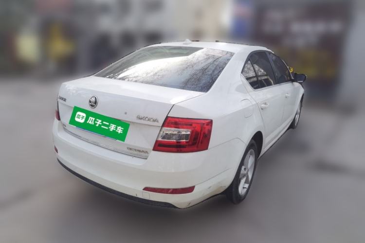 Used Skoda Octavia 2015 1.4TSI Manual Yijun Edition Rear Right 45 Deg