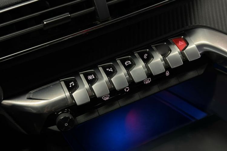 Used Peugeot 5008 2017 380THP 7-Seater Elite Edition
