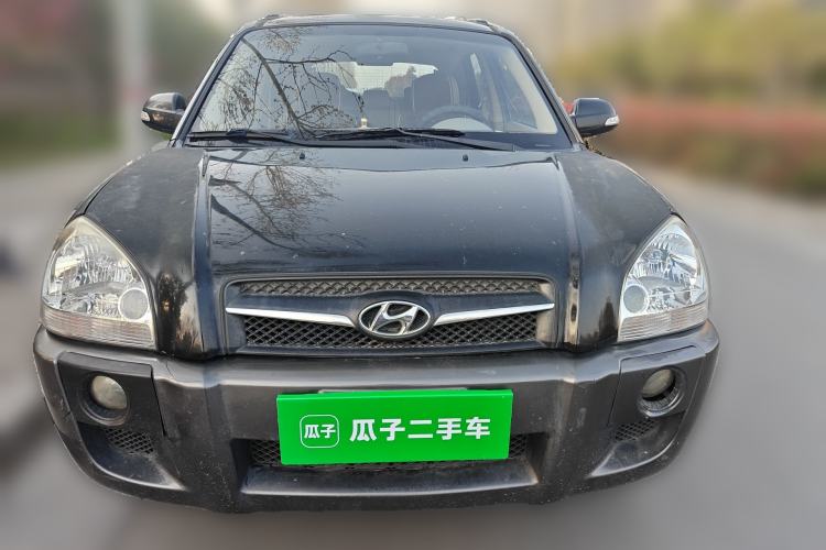 Used Hyundai Tucson 2009 2.0L Automatic Two-Wheel Drive with Sunroof Front