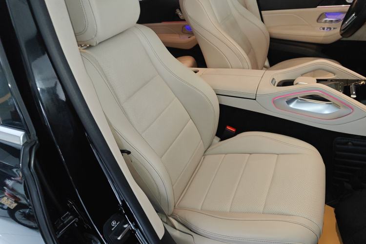 Used Mercedes-Benz GLE 2022 Facelifted GLE 350 4MATIC Fashion Edition Right Front Seat