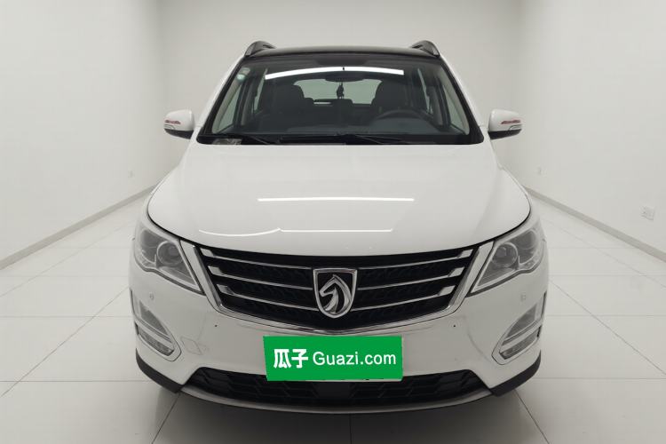 Used Baojun 560 2015 1.8L manual luxury version Front