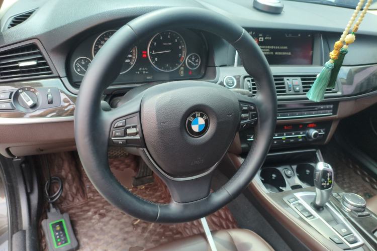 Used BMW 5 Series 2017 525Li Luxury Design Package Steering Wheel