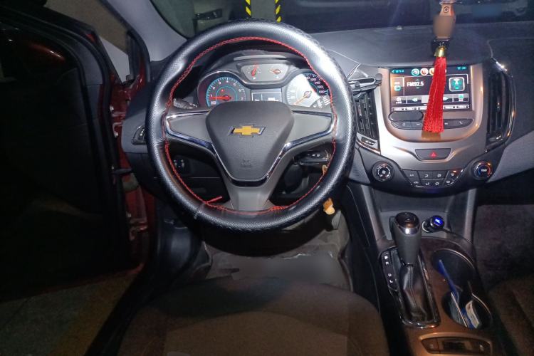 Used Chevrolet Cruze 2017 1.5L Automatic Pioneer Sunroof Edition
