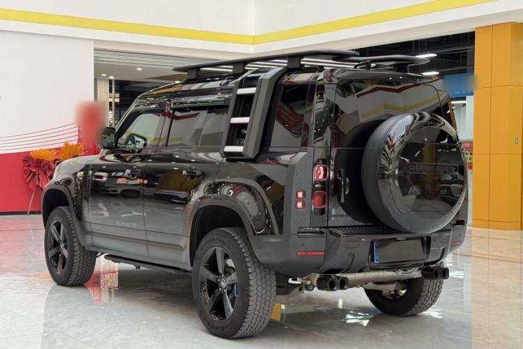 Used Land Rover Defender 2023 Facelift 110 3.0T P400 Dark Edition
