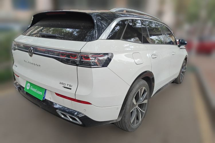 Used Volkswagen Tavendor 2023 380TSI All-Wheel Drive R-Line Journey Edition
