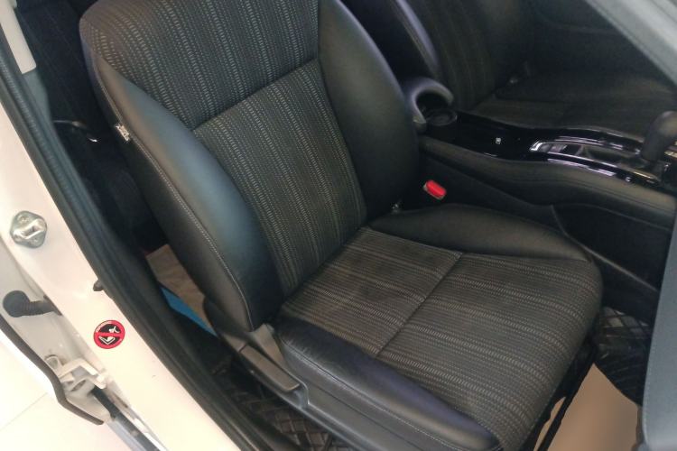 Used Honda Vezel 2017 1.8L CVT Front-Wheel Drive Pioneer Edition Right Front Seat