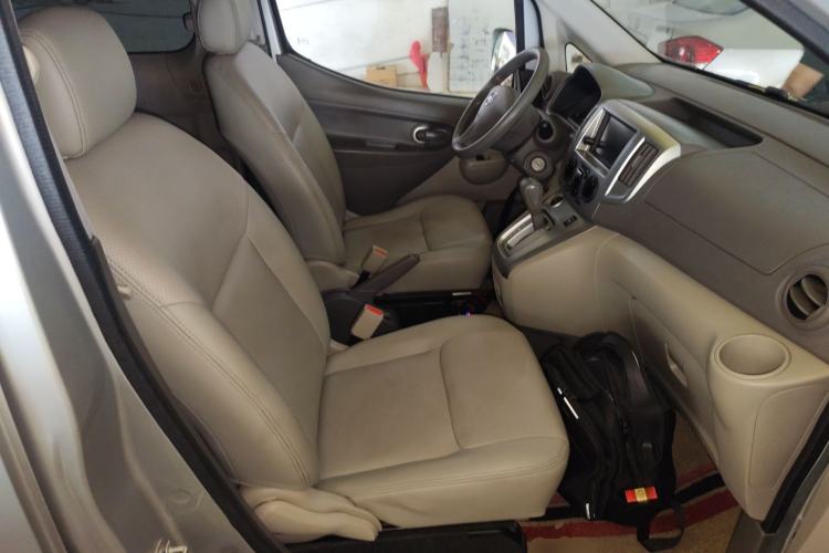 Used Nissan NV200 2018 1.6L CVT Luxury Model Right Front Seat