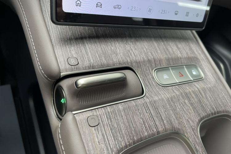 Used Nio ES7 2022 75 kWh Gear Lever