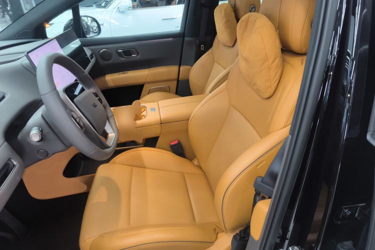 Used Li Auto i6 2025 Model Two-Wheel-Drive Standard Type
