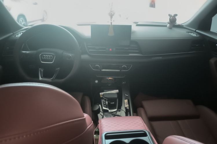 Used Audi Q5L 2025 Facelift 45th Anniversary Collector's Edition 40 TFSI Luxury Dynamic Version Center Console