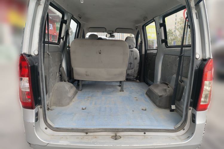 Used Wuling Rongguang V 2018 1.5L Practical Version Trunk